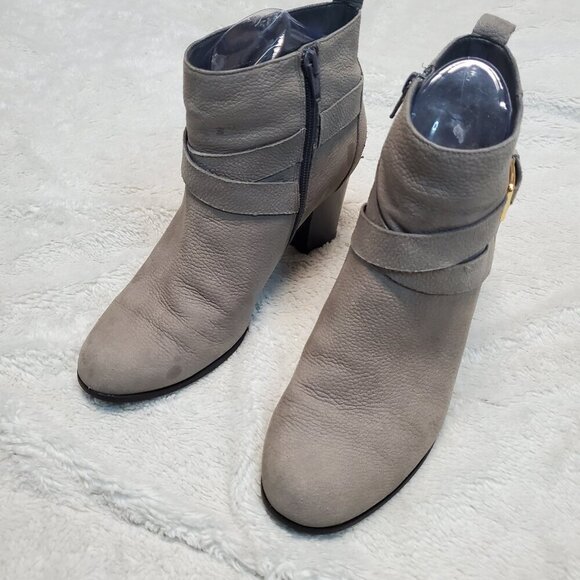 Cole Haan Gray Leather Buckle Office Preppy Dressy Cute Heeled Ankle Boots 9 B - Picture 3 of 13